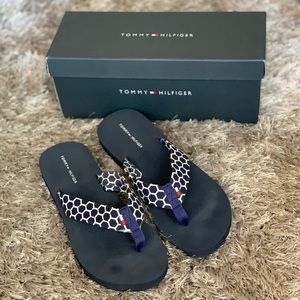 cloudsteppers by clarks brinkley drift flip flop